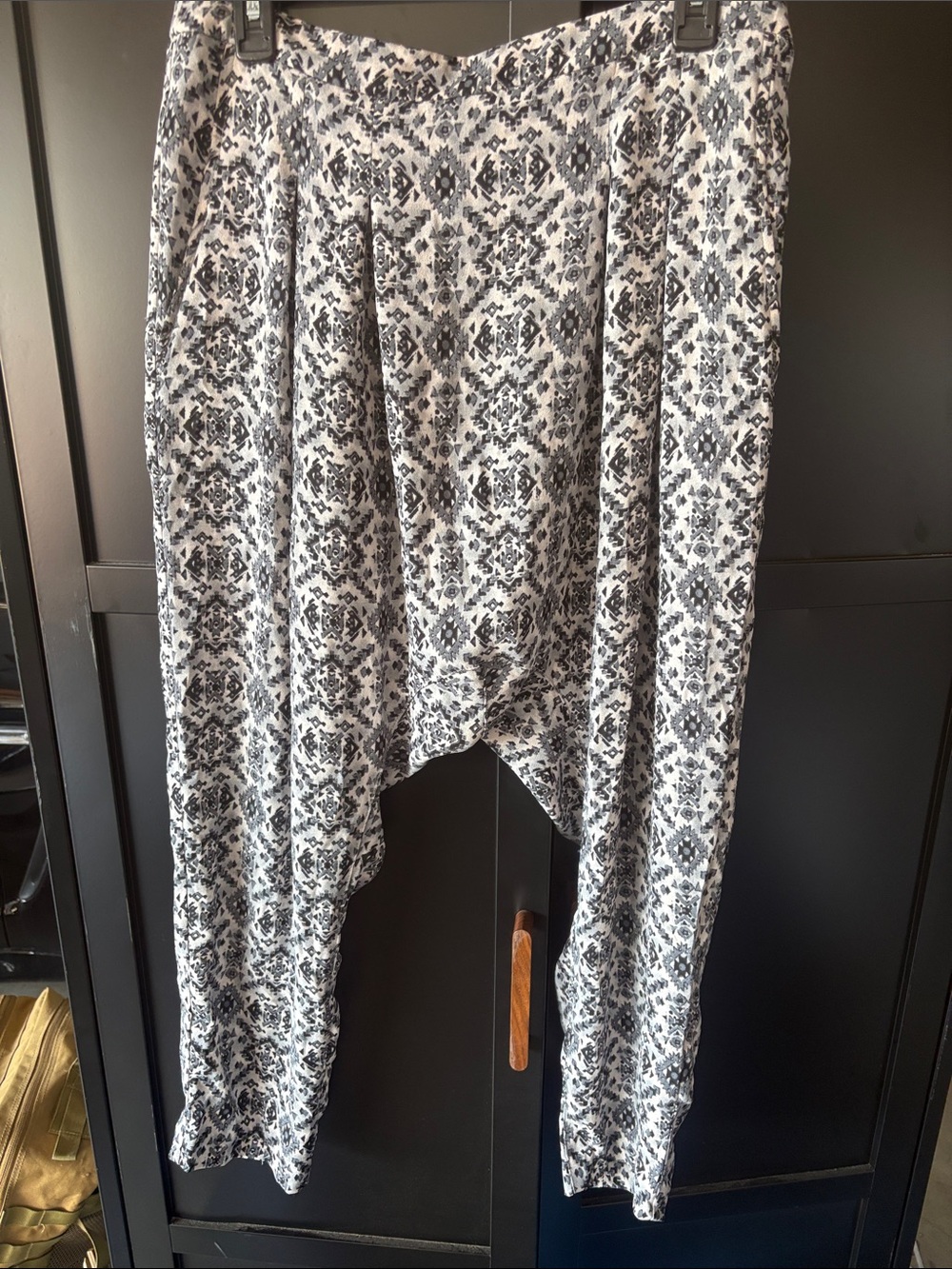 Forever 21 Black & White Printed Harem Joggers